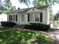 1027 SE 33rd Ter, Topeka, KS 66605