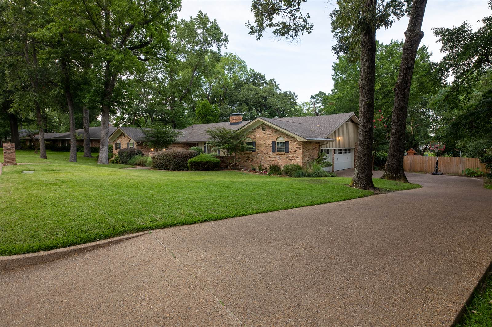 4710 Richmond Road, Tyler, TX 75703