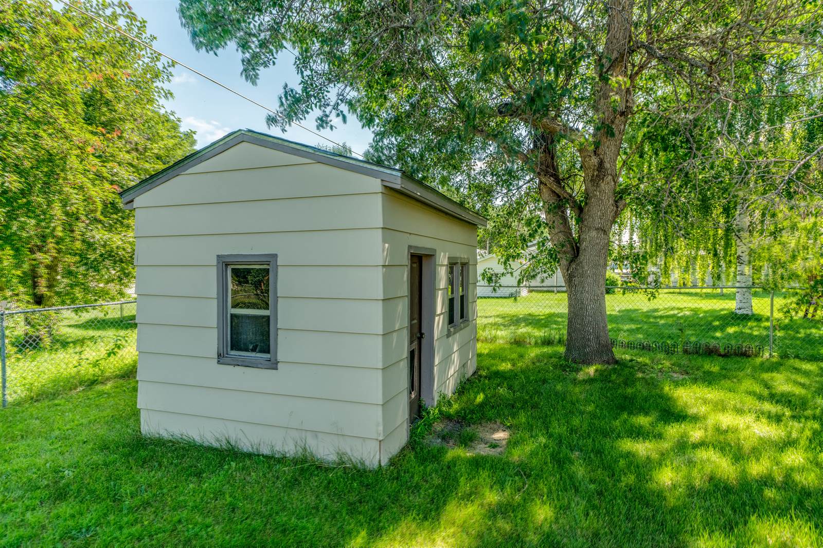 612 Meadow Lane, Bismarck, ND 58504