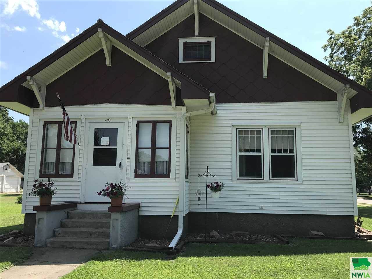 400 Sargent St., Akron, IA 51001