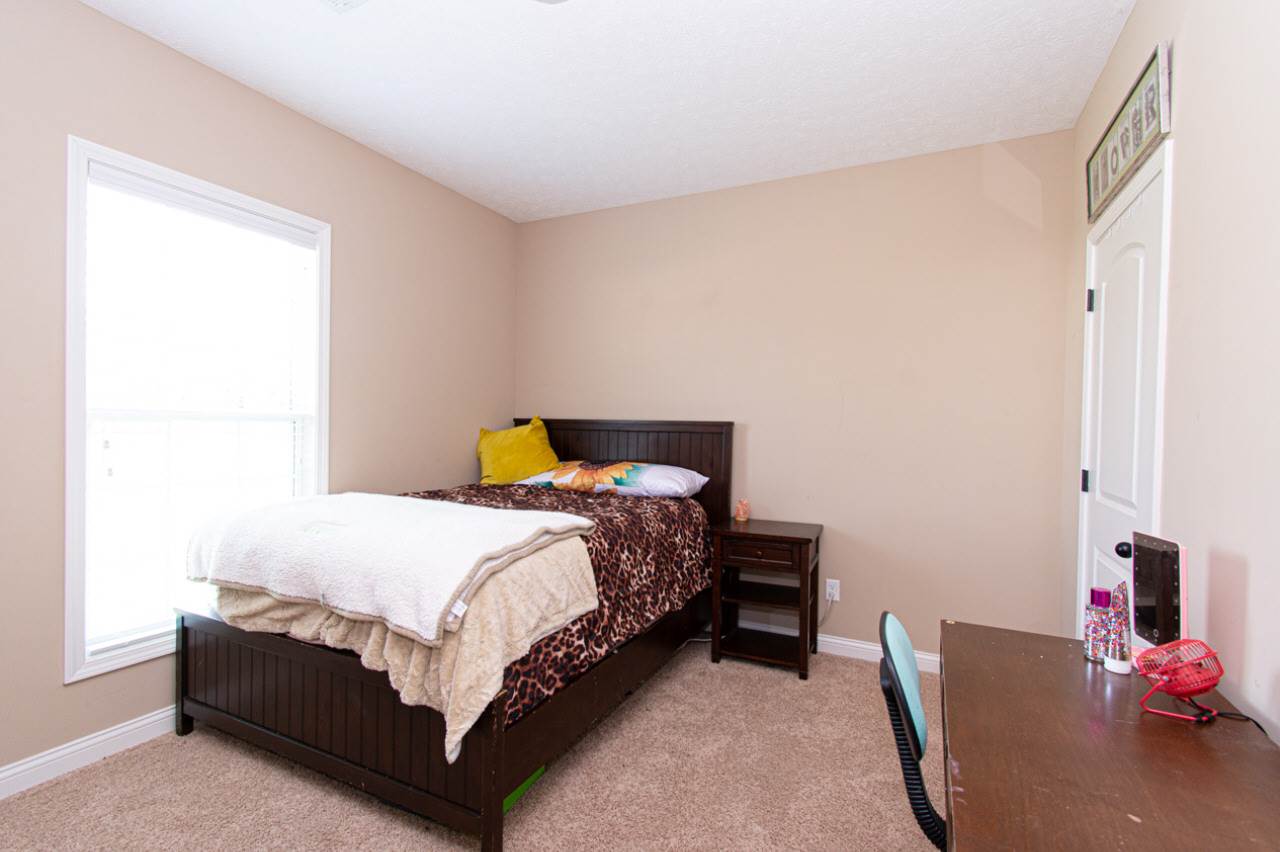 1027 Aristides Dr, Bowling Green, KY 42104