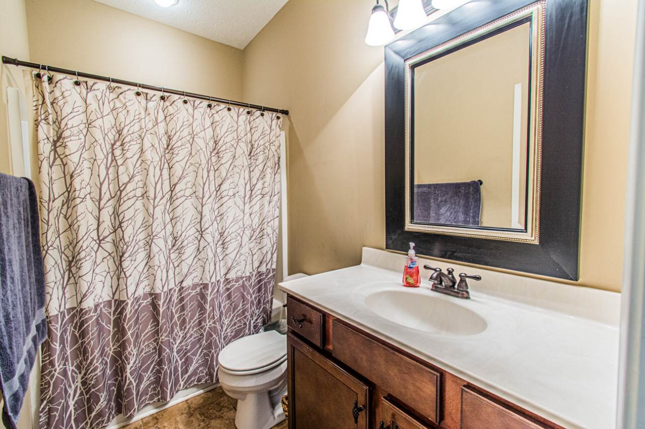 1027 Aristides Dr, Bowling Green, KY 42104