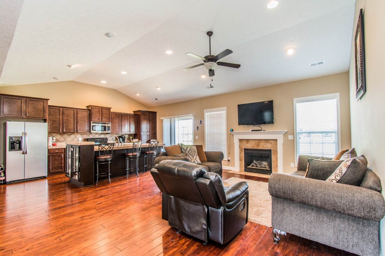 1027 Aristides Dr, Bowling Green, KY 42104