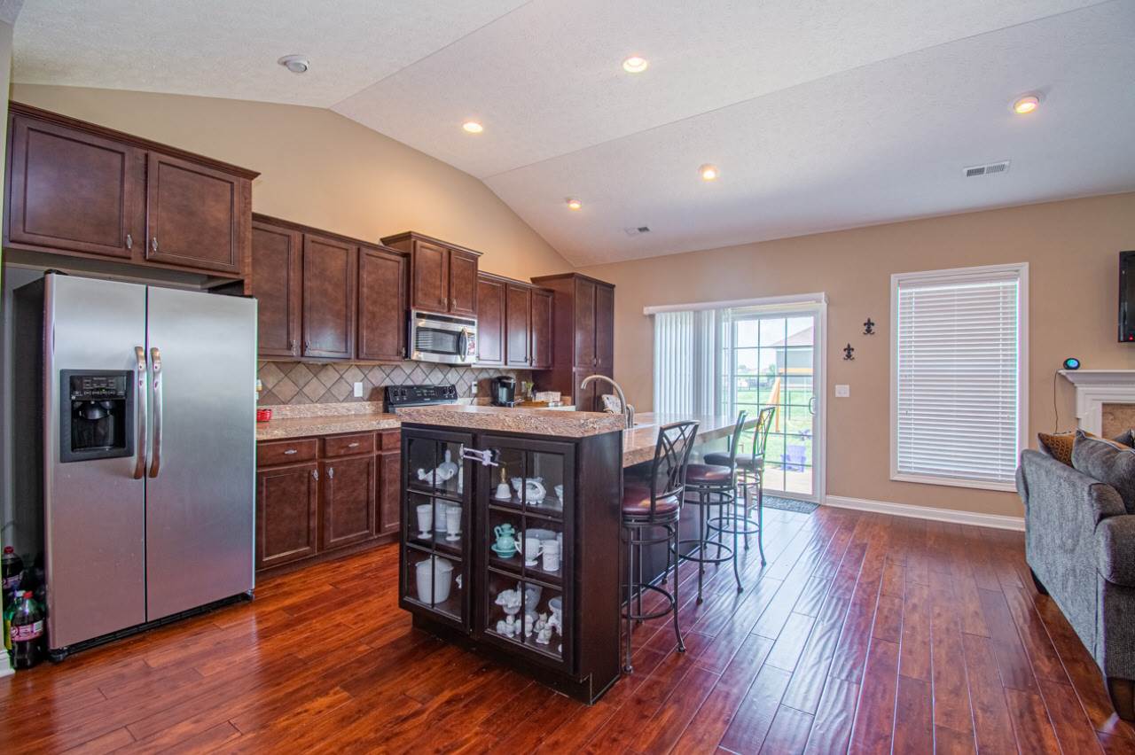 1027 Aristides Dr, Bowling Green, KY 42104