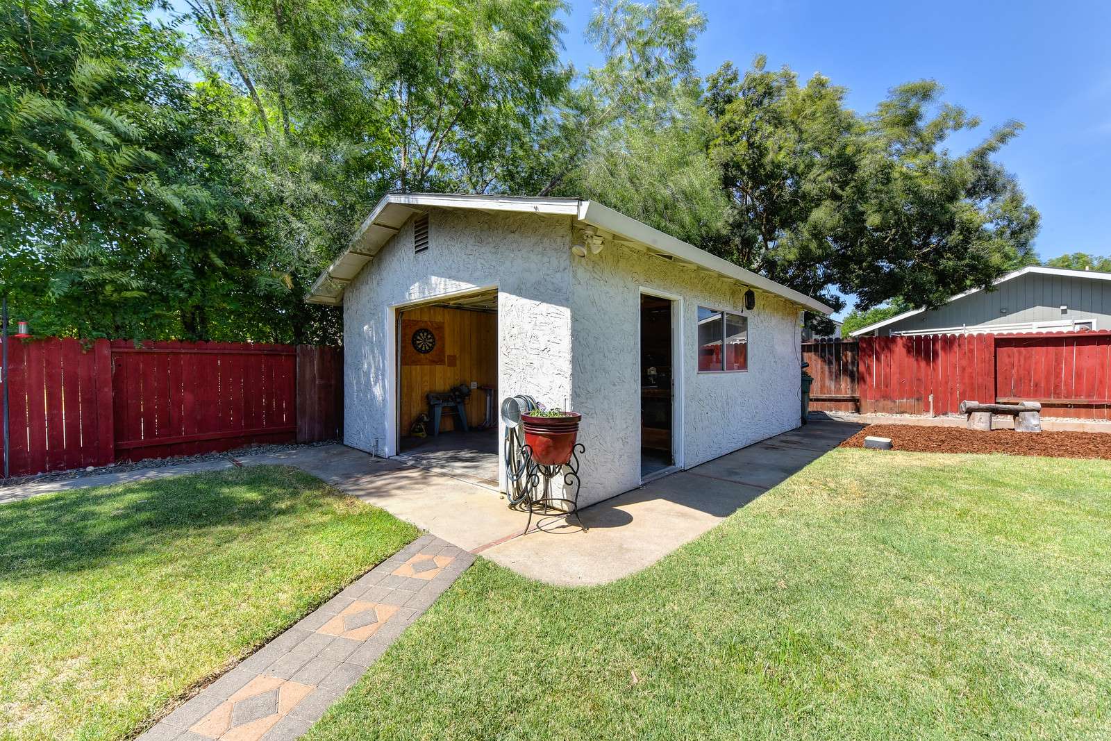 221 Jubilee Way, Rio Linda, CA 95673