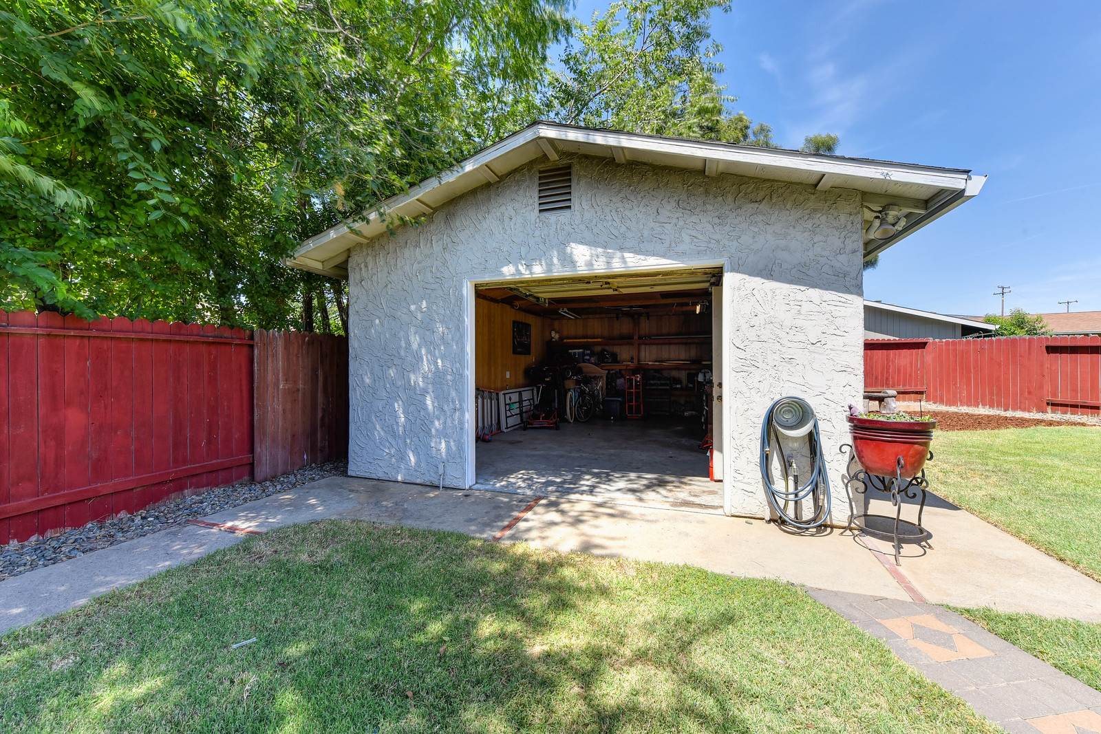 221 Jubilee Way, Rio Linda, CA 95673