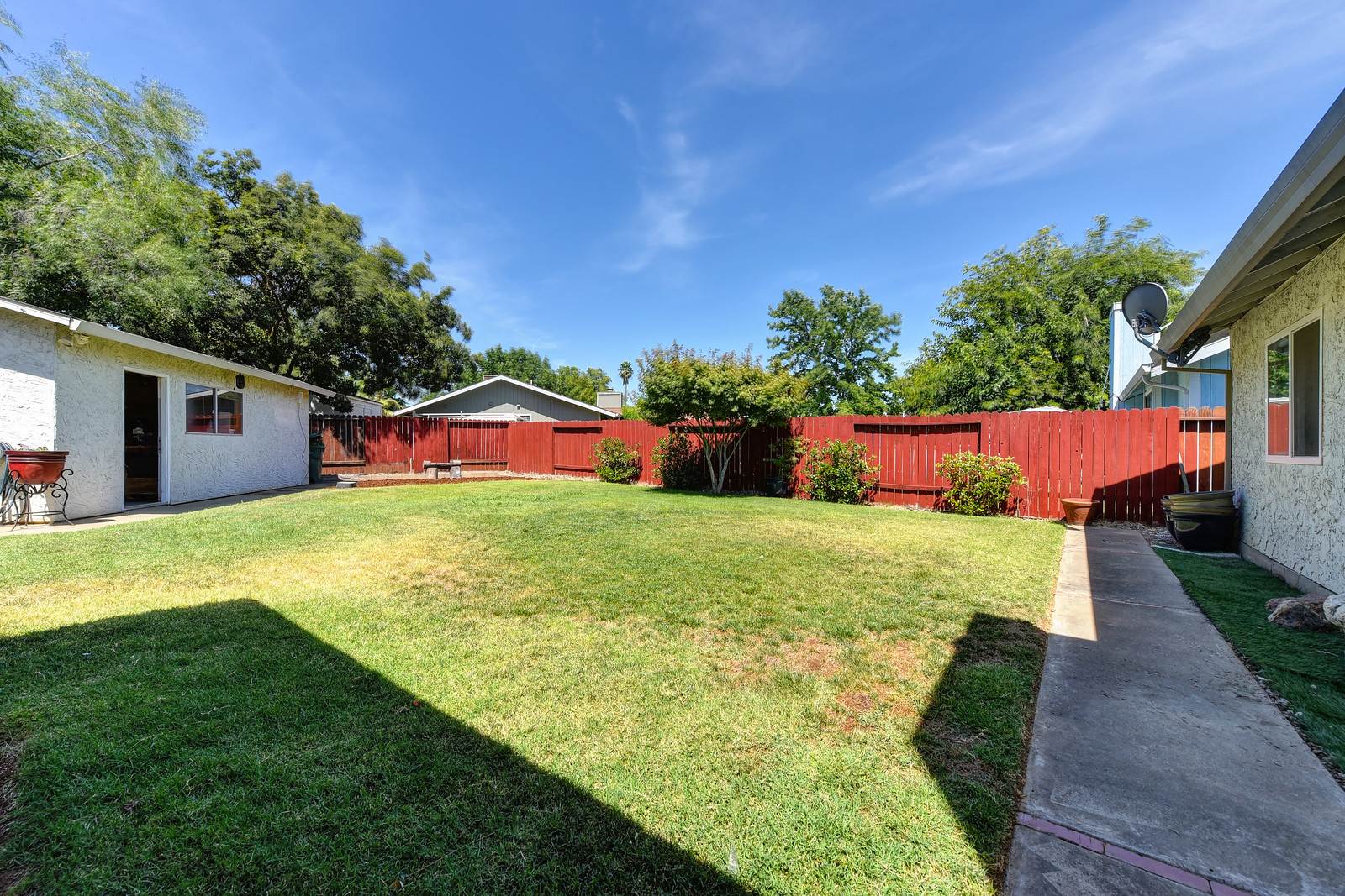 221 Jubilee Way, Rio Linda, CA 95673