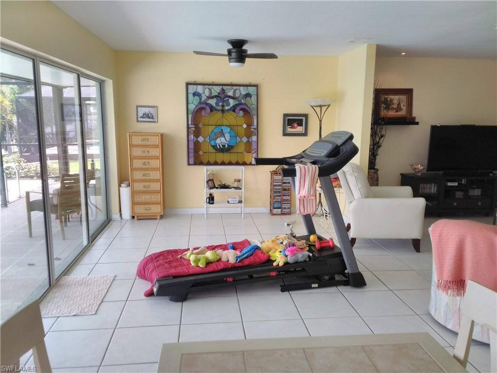 1722 SE 12th Ter, Cape Coral, FL 33990