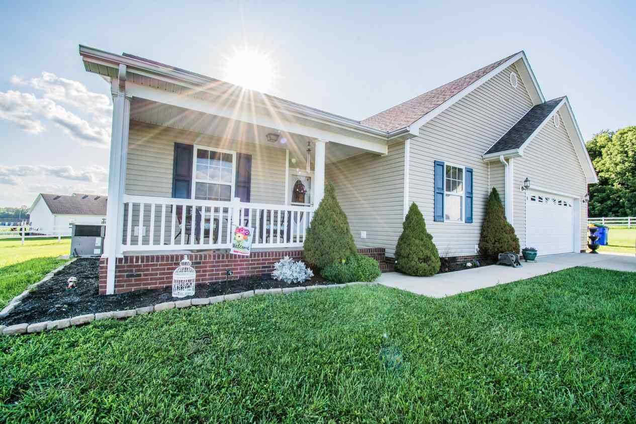 105 Cross Winds Ct, Auburn, KY 42206