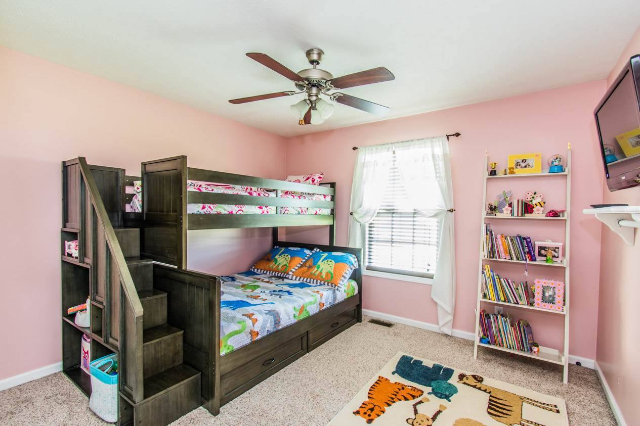 105 Cross Winds Ct, Auburn, KY 42206