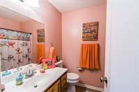 105 Cross Winds Ct, Auburn, KY 42206