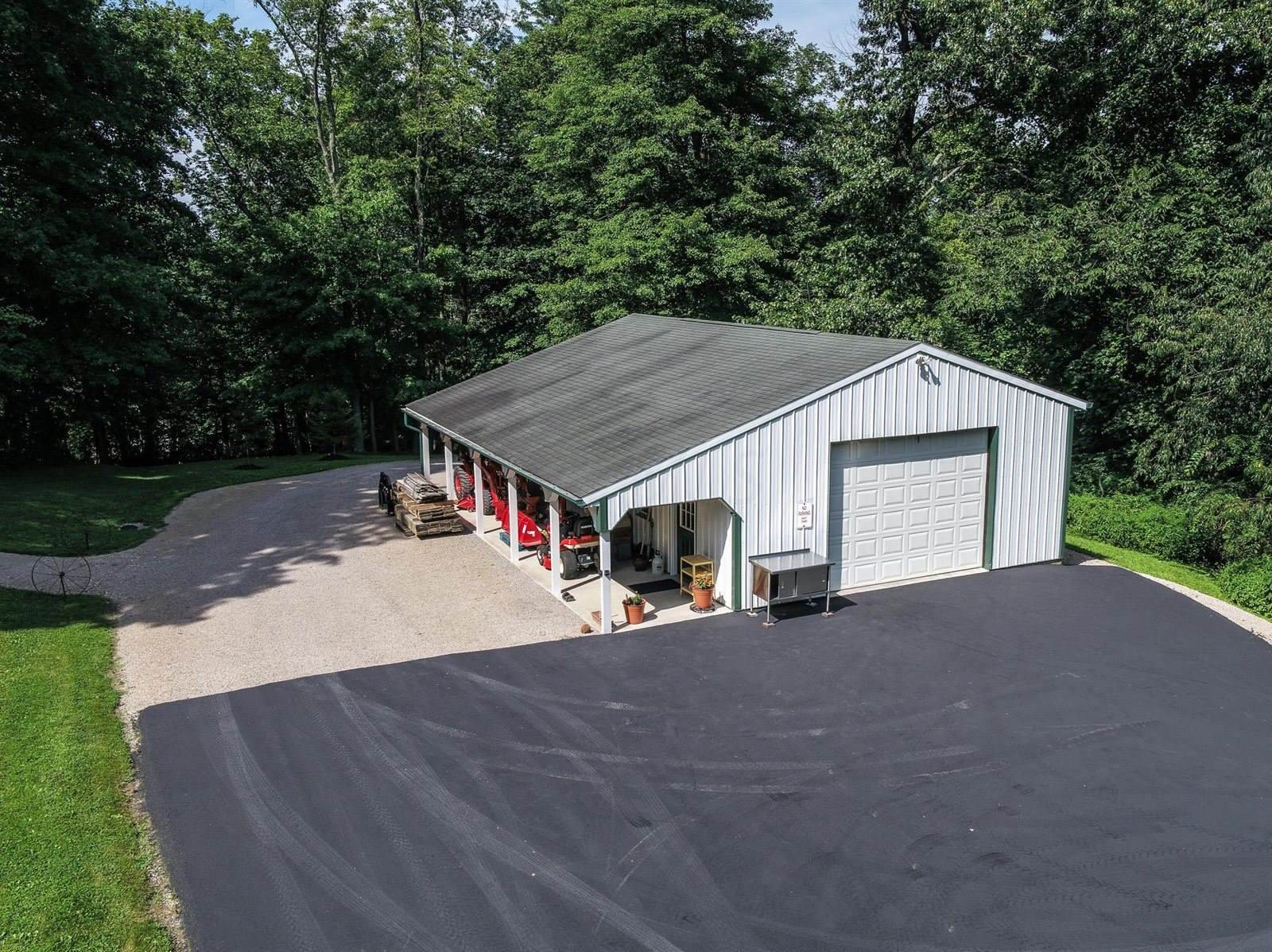 6695 Pleasant Valley Road, Nashport, OH 43830