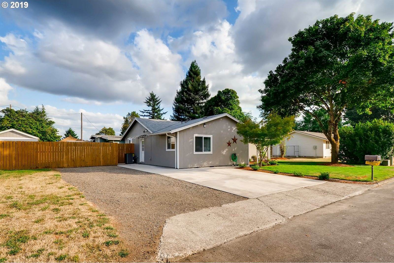 113 SW 6TH Pl, Canby, OR 97013
