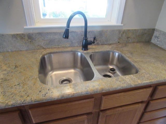 4907 H Parkway, Sacramento, CA 95823