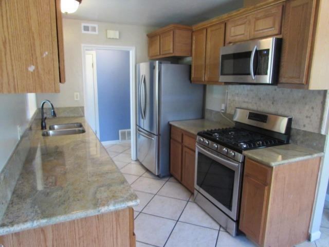 4907 H Parkway, Sacramento, CA 95823