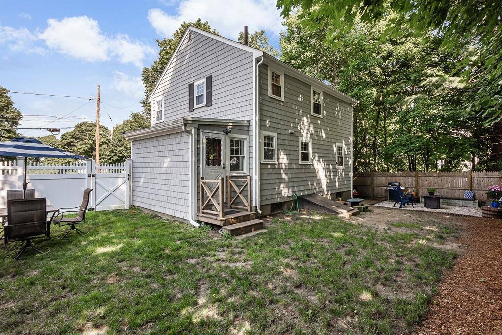 55 Brookfield Rd, Norwood, MA 02062