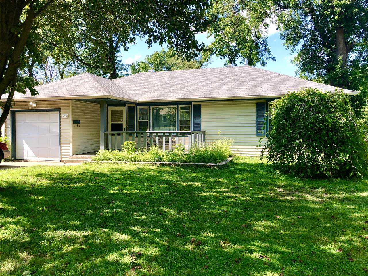 4726 SW 18th St, Topeka, KS 66604