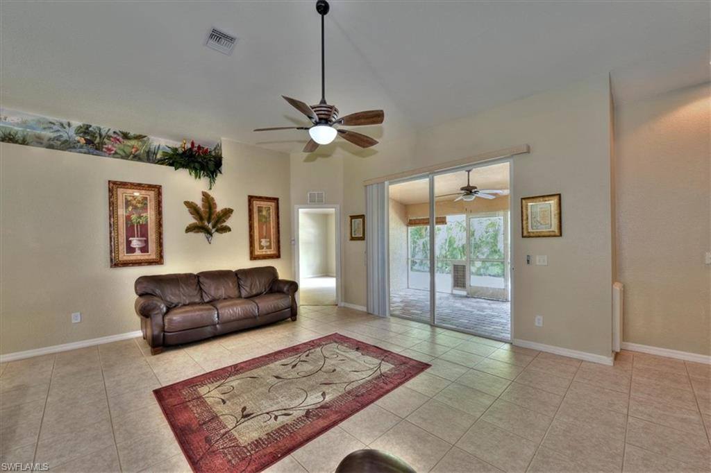 1812 NW 2nd Ave, Cape Coral, FL 33993