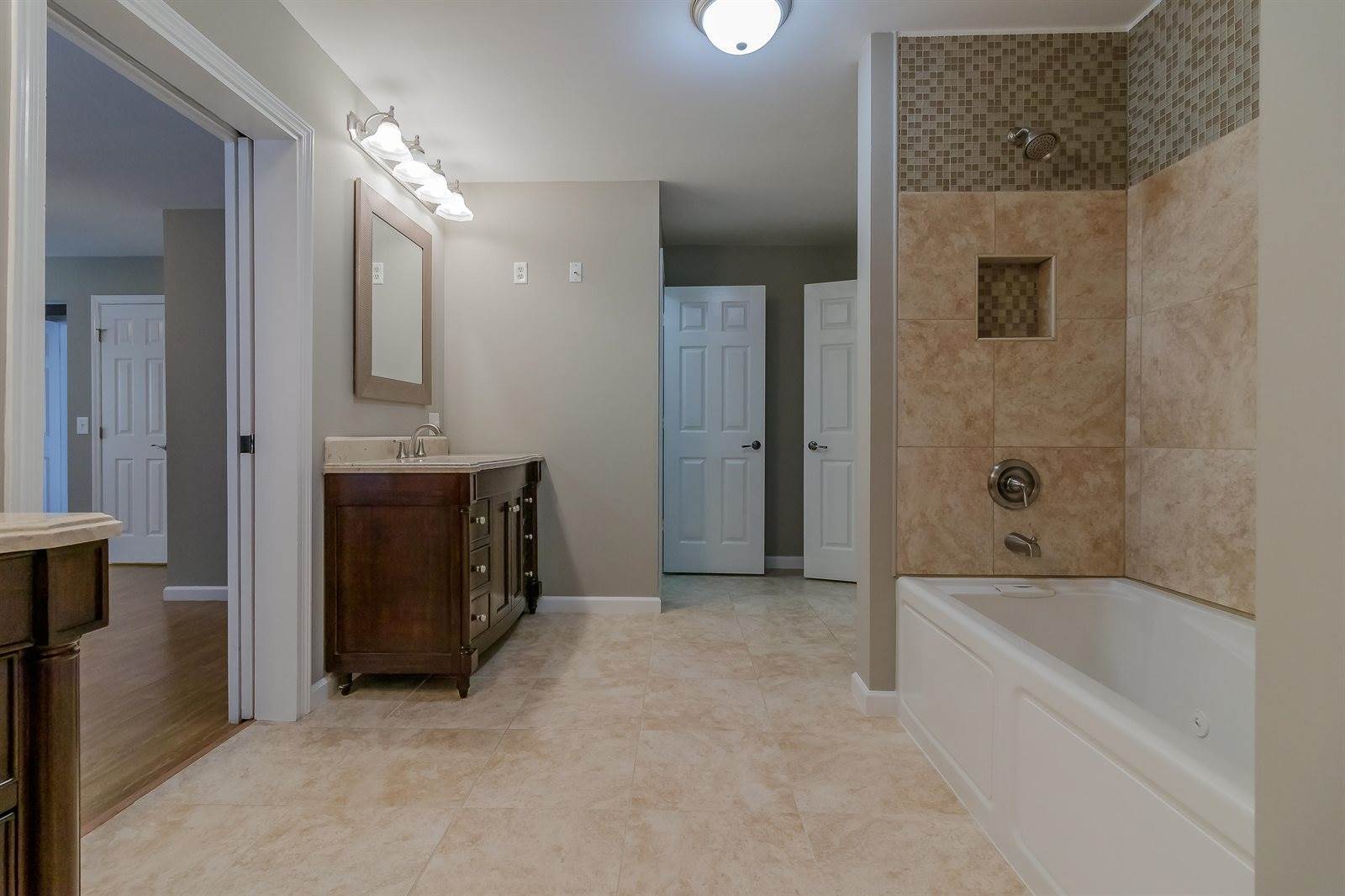 92 Topaz St, Rossville, GA 30741