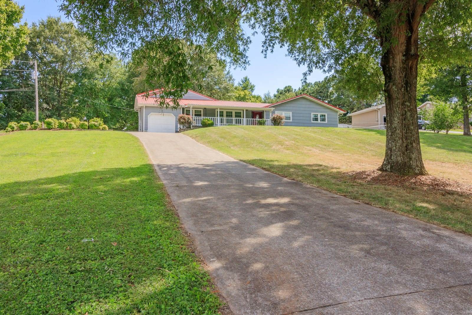 92 Topaz St, Rossville, GA 30741