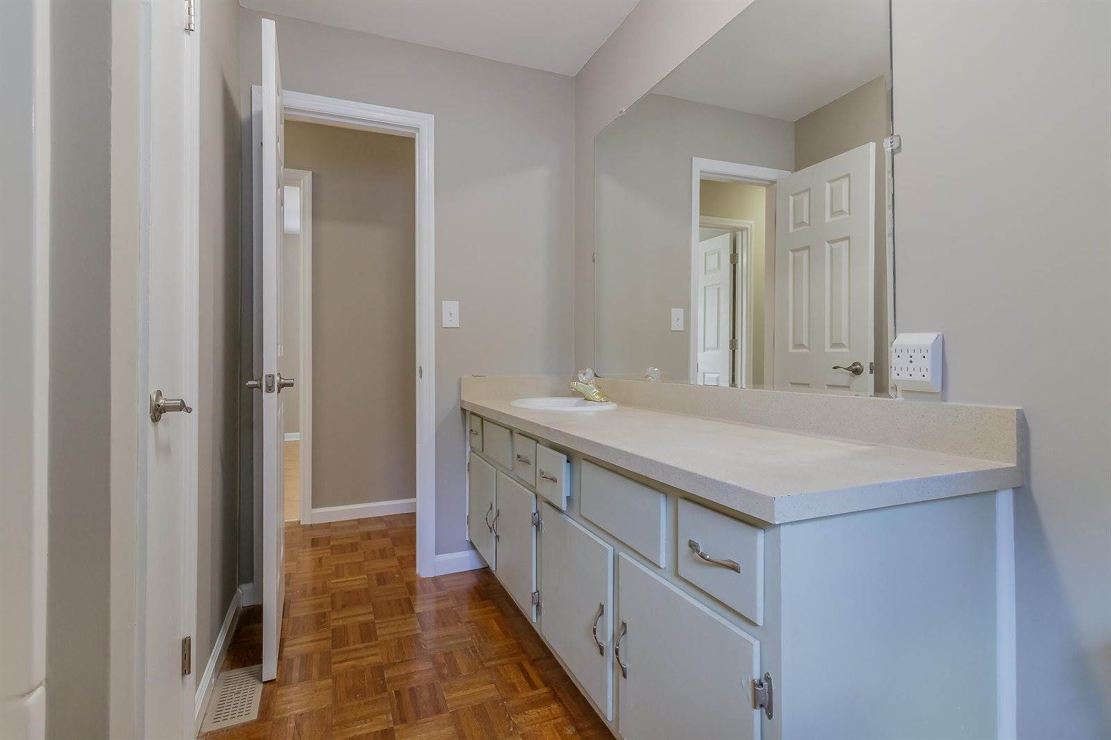 92 Topaz St, Rossville, GA 30741