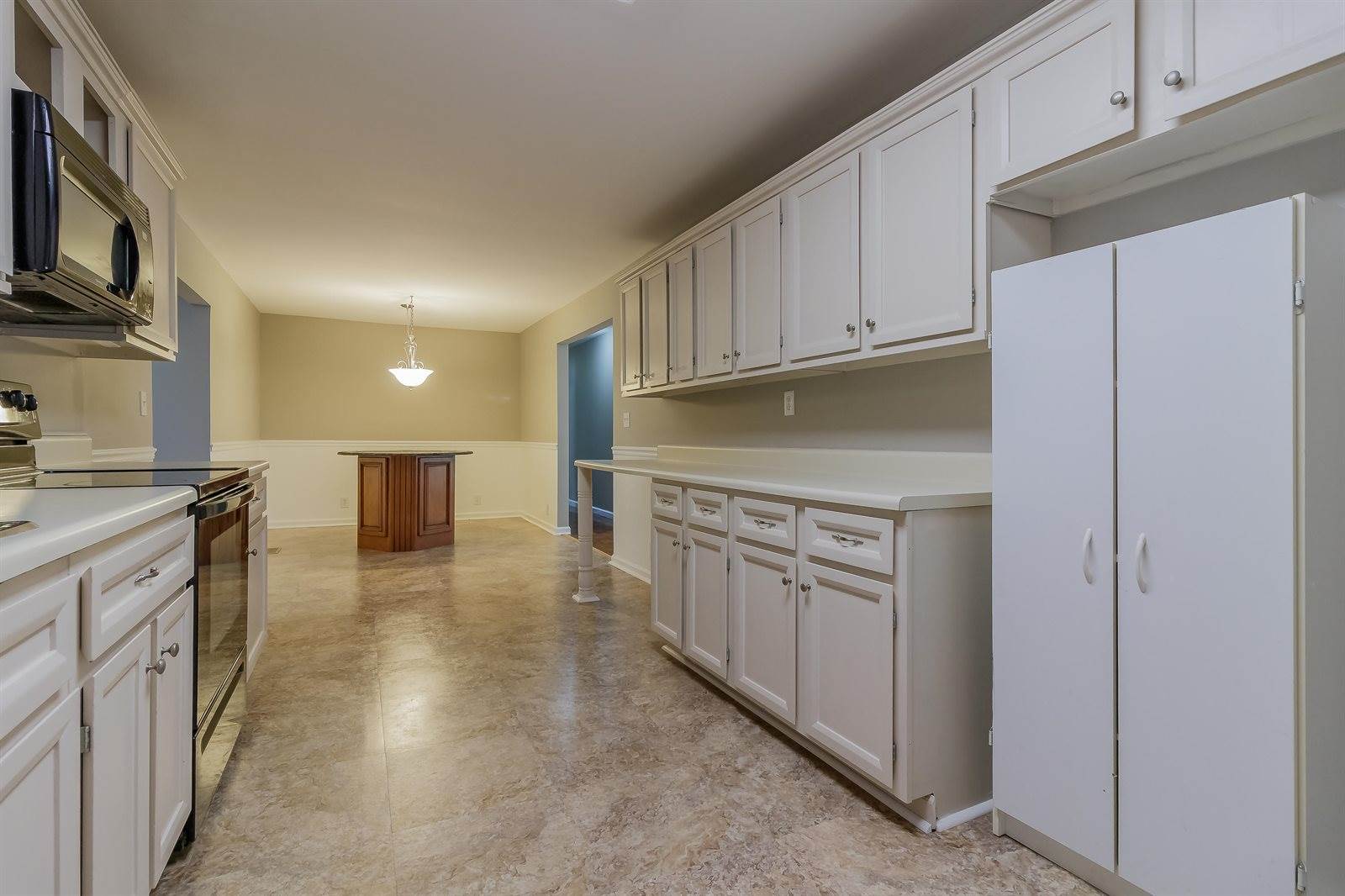 92 Topaz St, Rossville, GA 30741