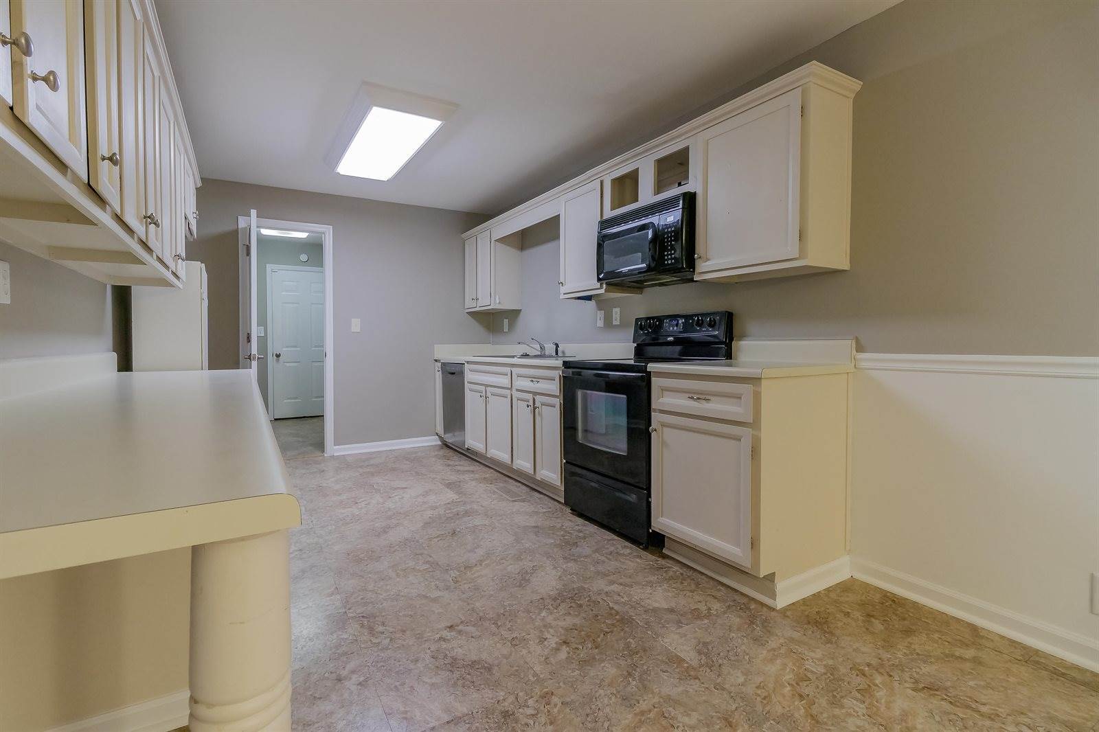 92 Topaz St, Rossville, GA 30741