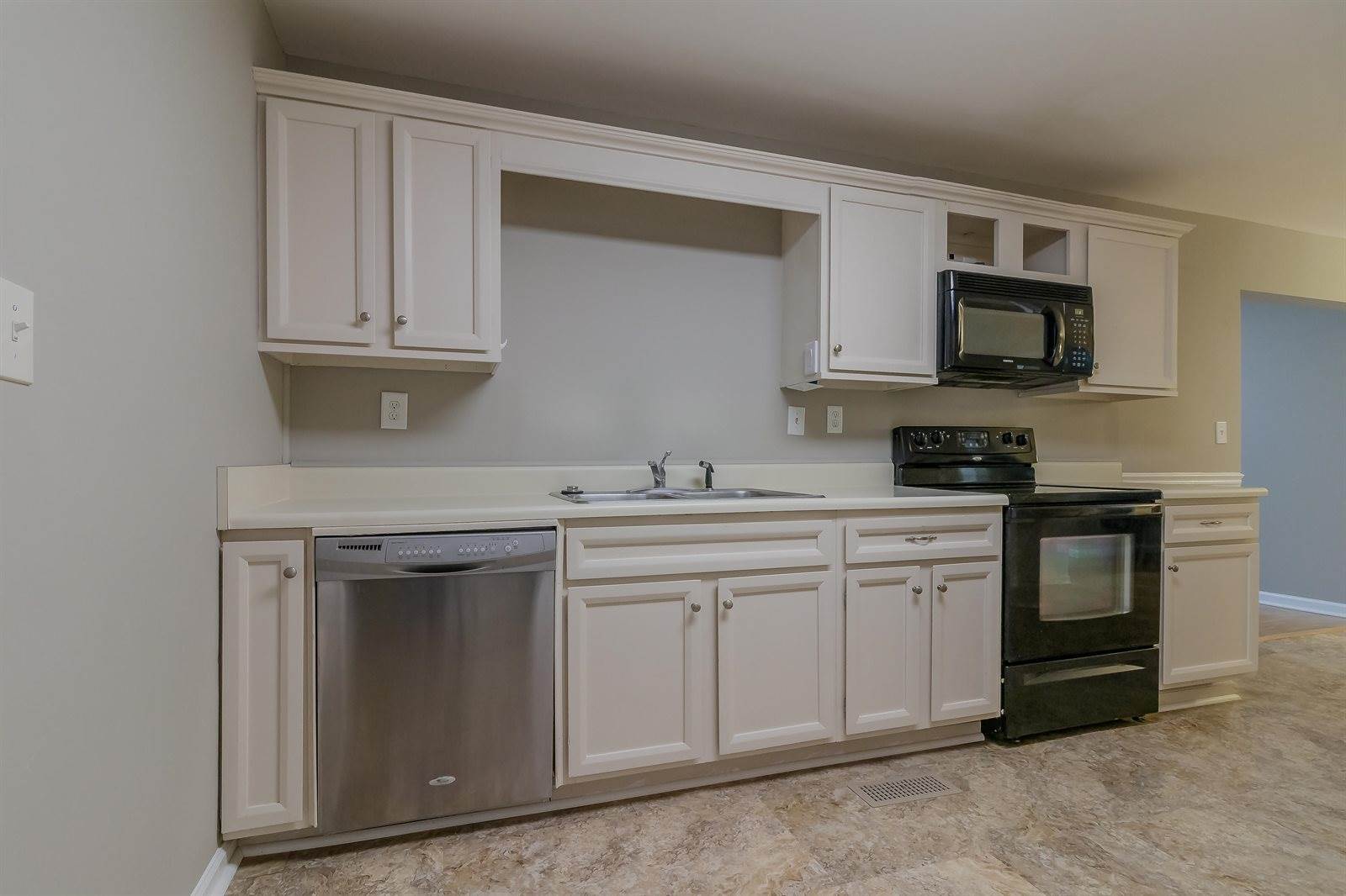 92 Topaz St, Rossville, GA 30741