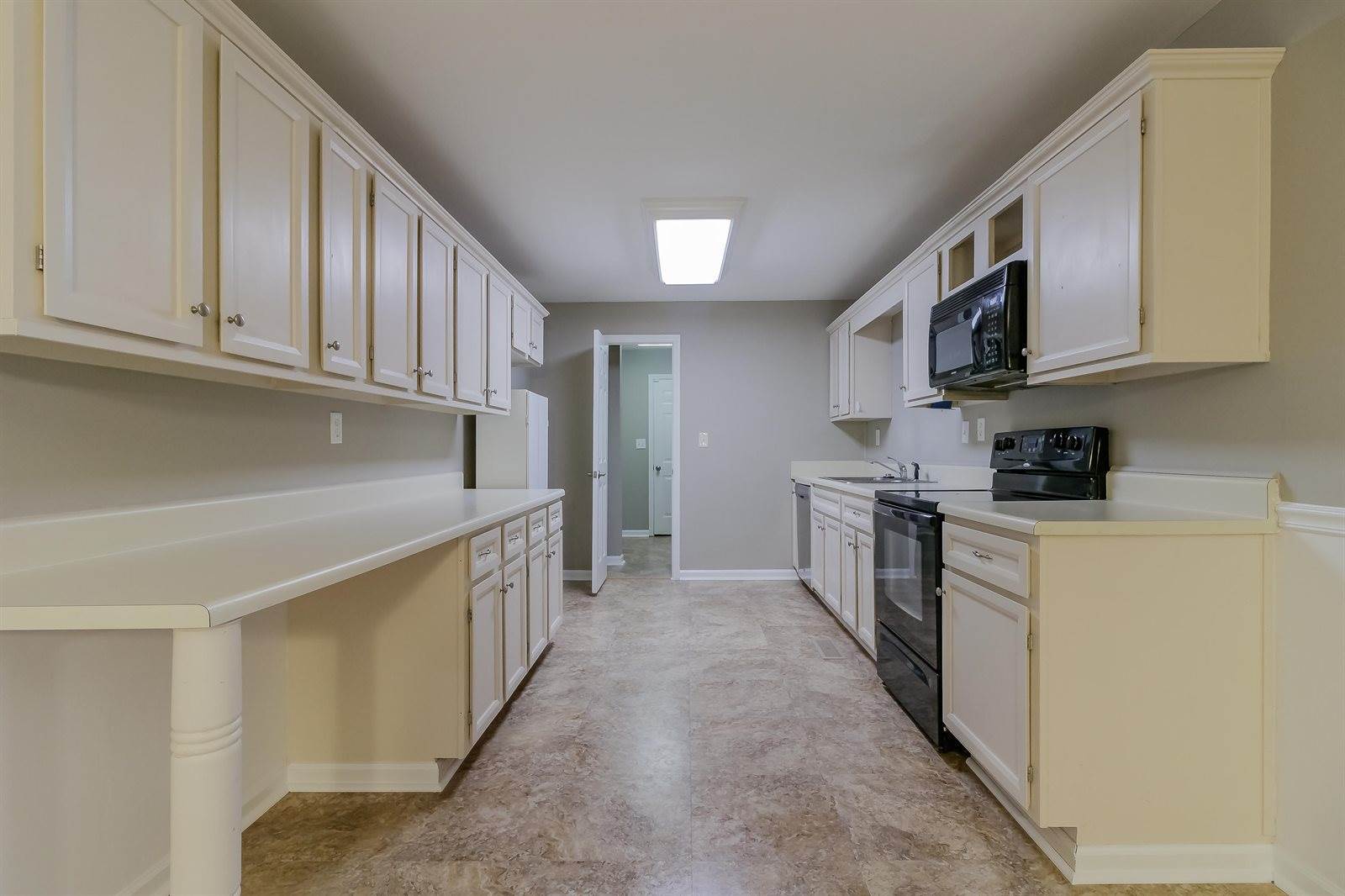 92 Topaz St, Rossville, GA 30741