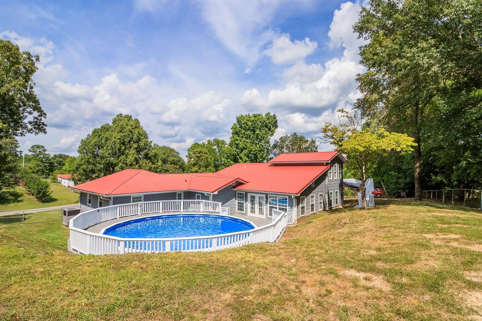 92 Topaz St, Rossville, GA 30741