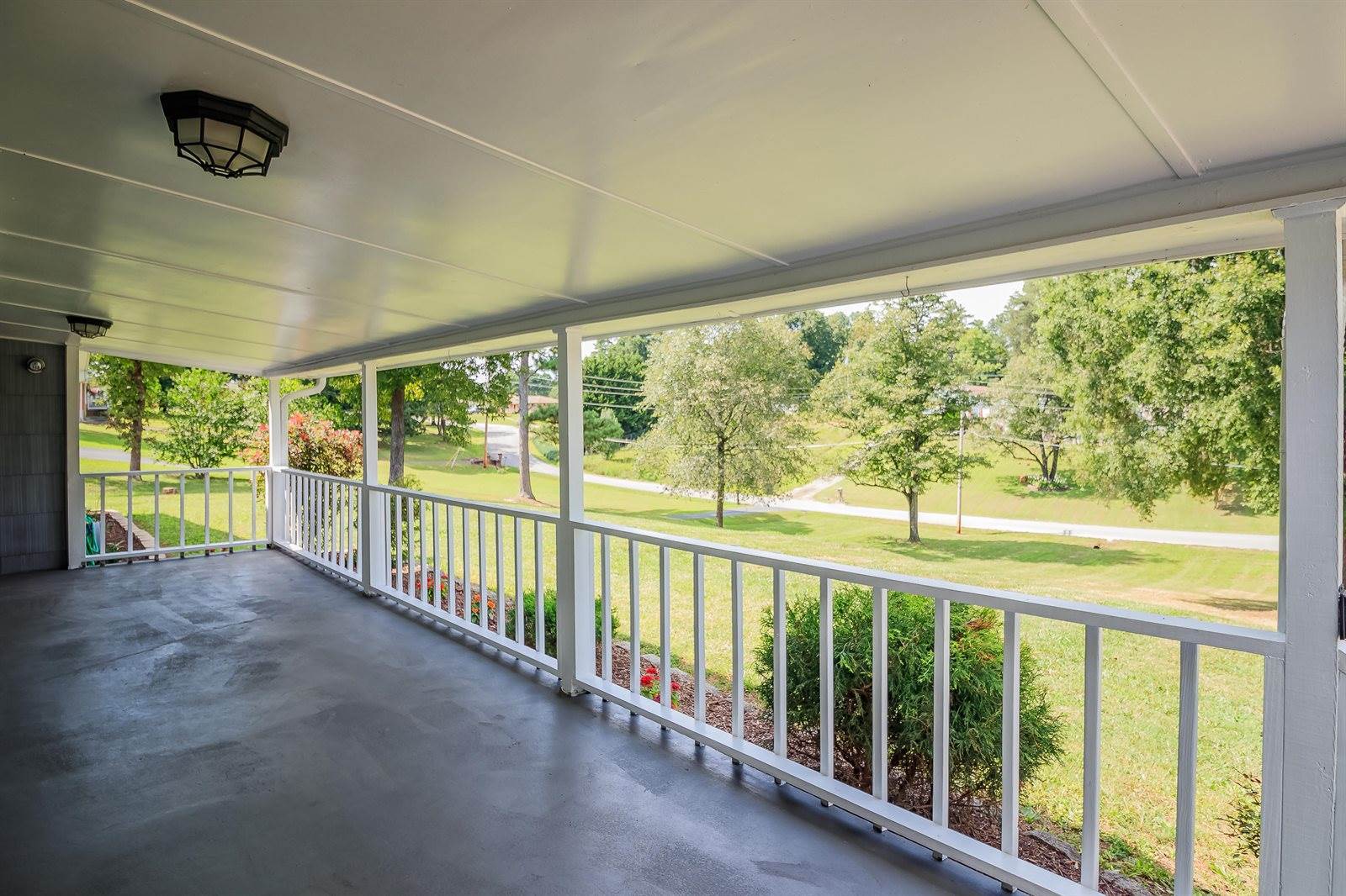 92 Topaz St, Rossville, GA 30741