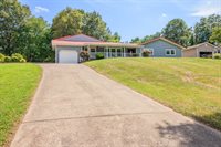 92 Topaz St, Rossville, GA 30741