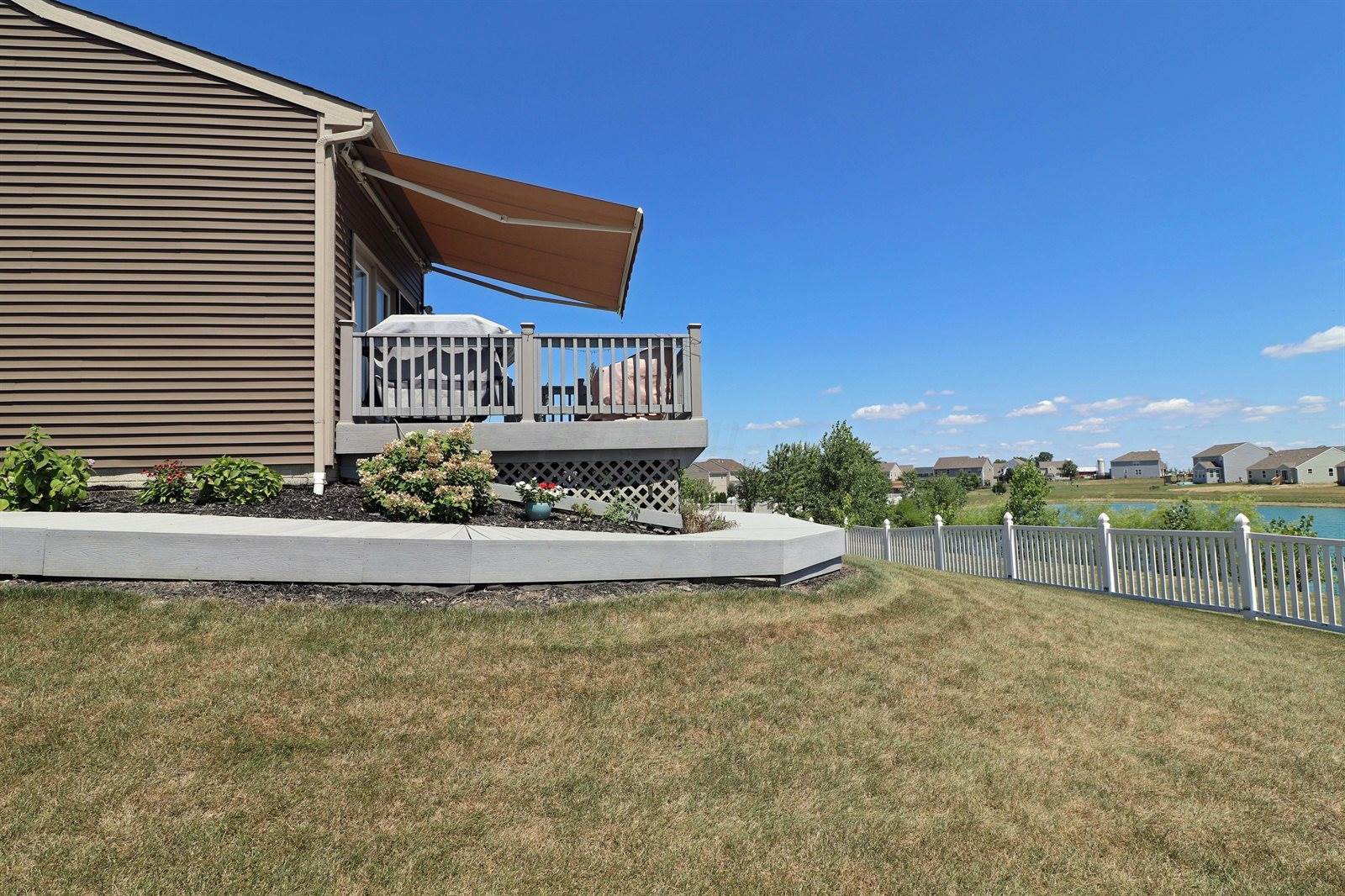 1598 Adena Pointe Drive, Marysville, OH 43040