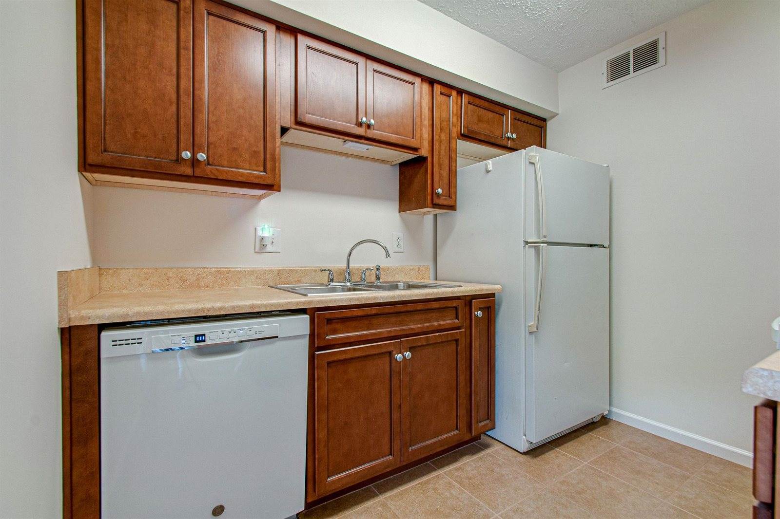 214 Old Hickory Blvd Apt 155, Nashville, TN 37221