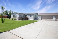 1613 14th Ave East, Williston, ND 58801