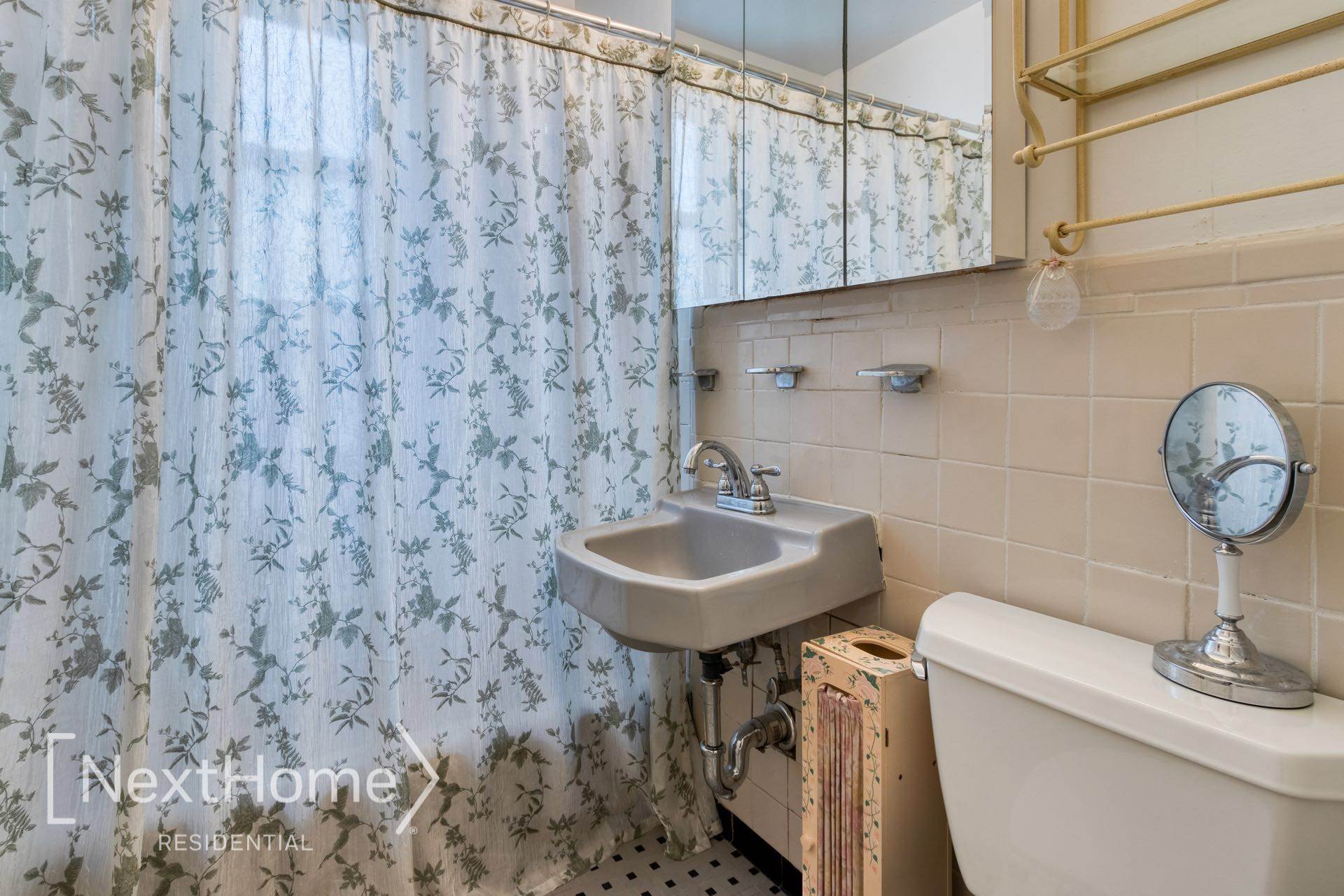 76 Dehaven Drive #1C, Yonkers, NY 10703