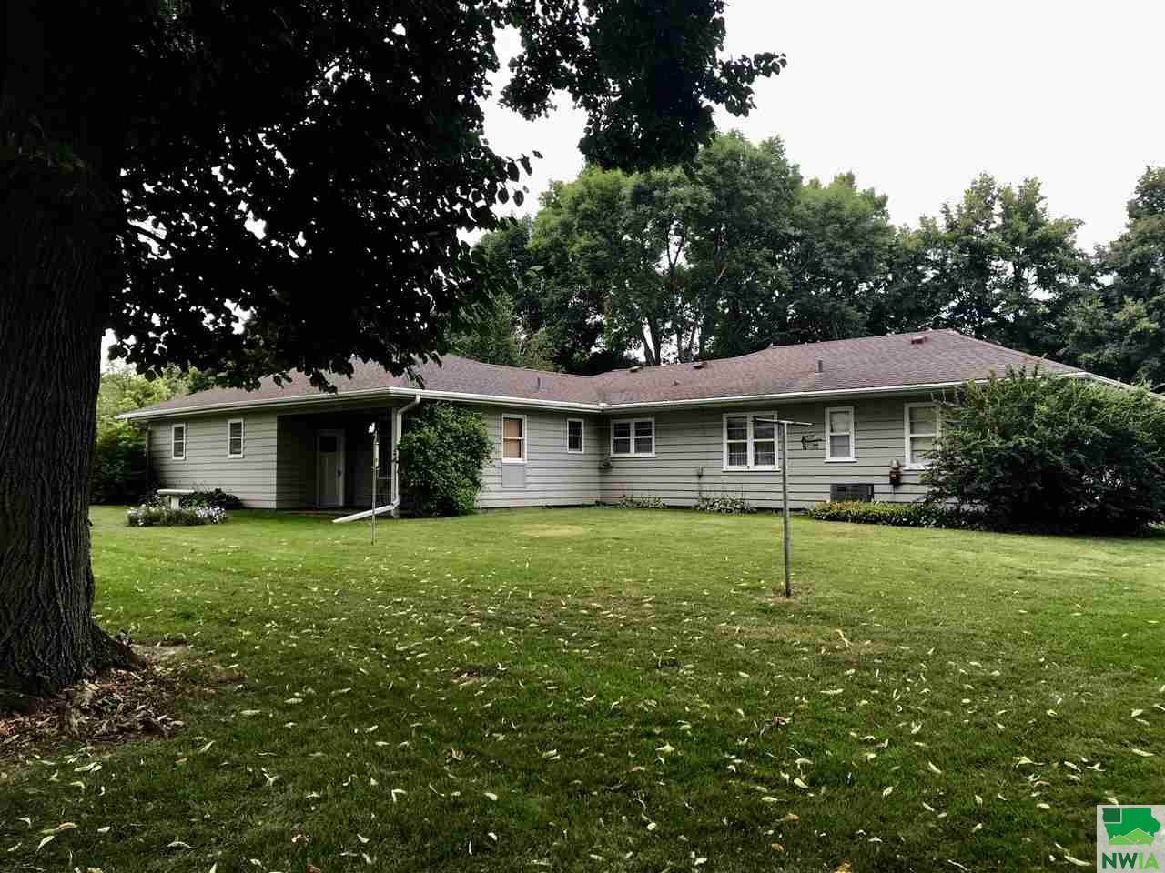 731 Haskell St., Akron, IA 51001