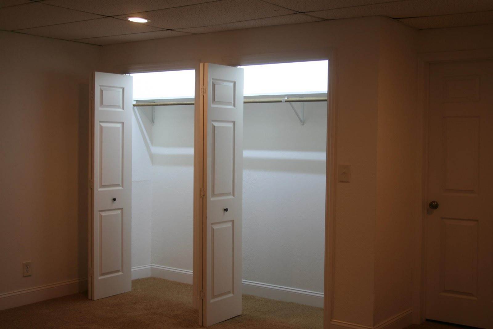 807 Orchard Ter Ter, Rossville, GA 30741