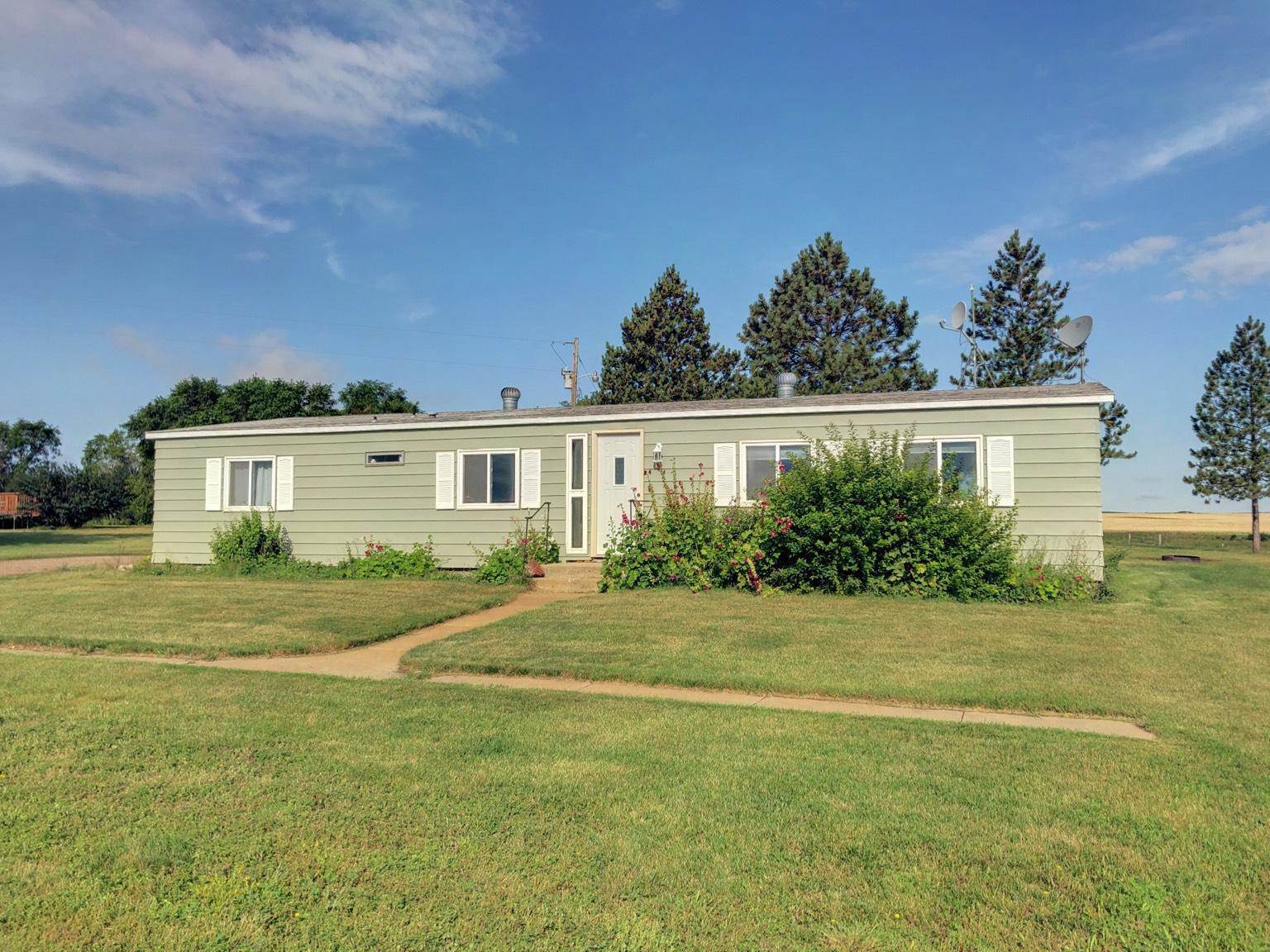5207 148th Ave NW, Williston, ND 58801