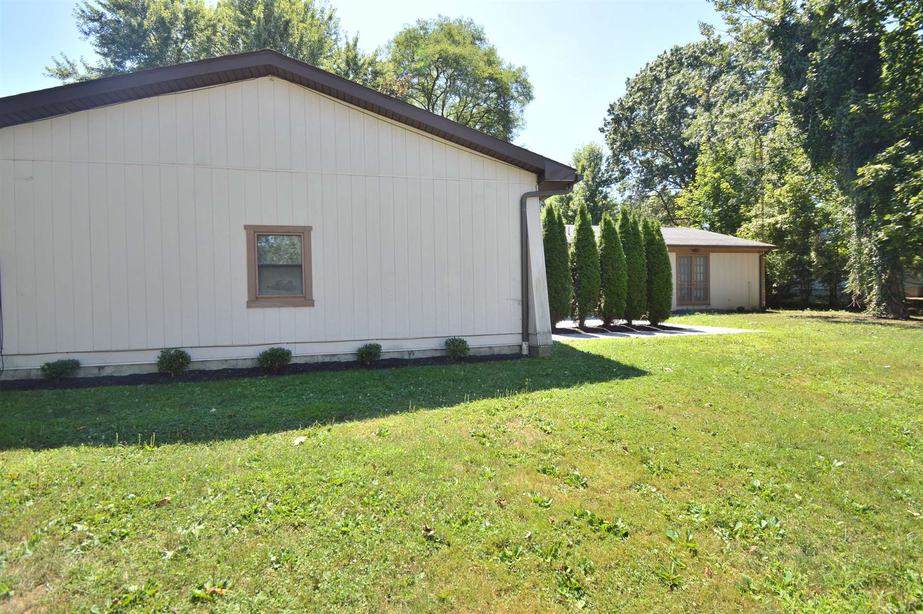 1105 East Highland Ave, Salem, OH 44460