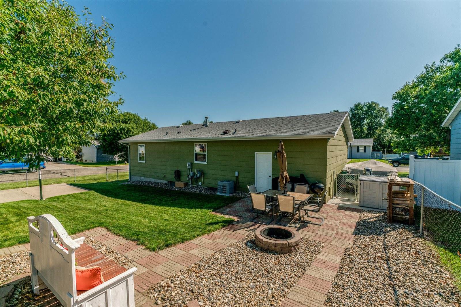 1 Gibbons Drive, Lincoln, ND 58504