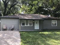 3627 SW Kirklawn Ave, Topeka, KS 66611