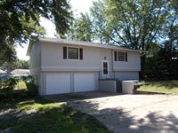 620 N 4th St, Carbondale, KS 66414