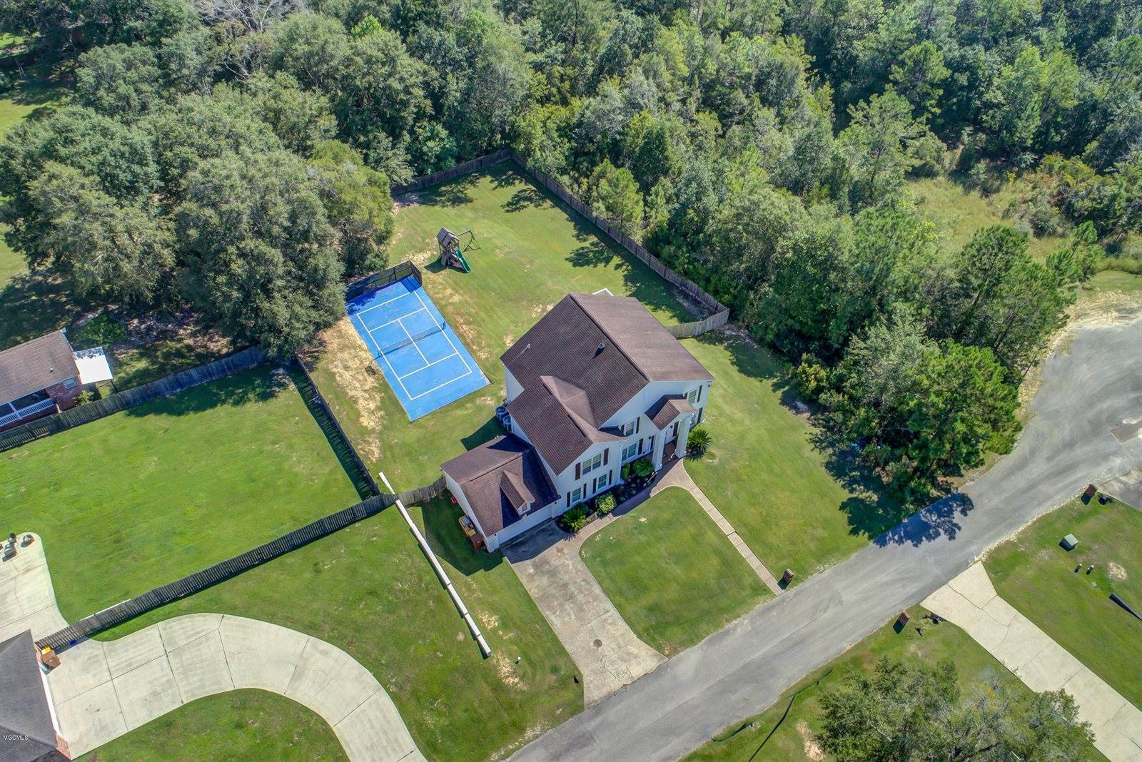 13984 N White Swan Cv, Gulfport, MS 39503