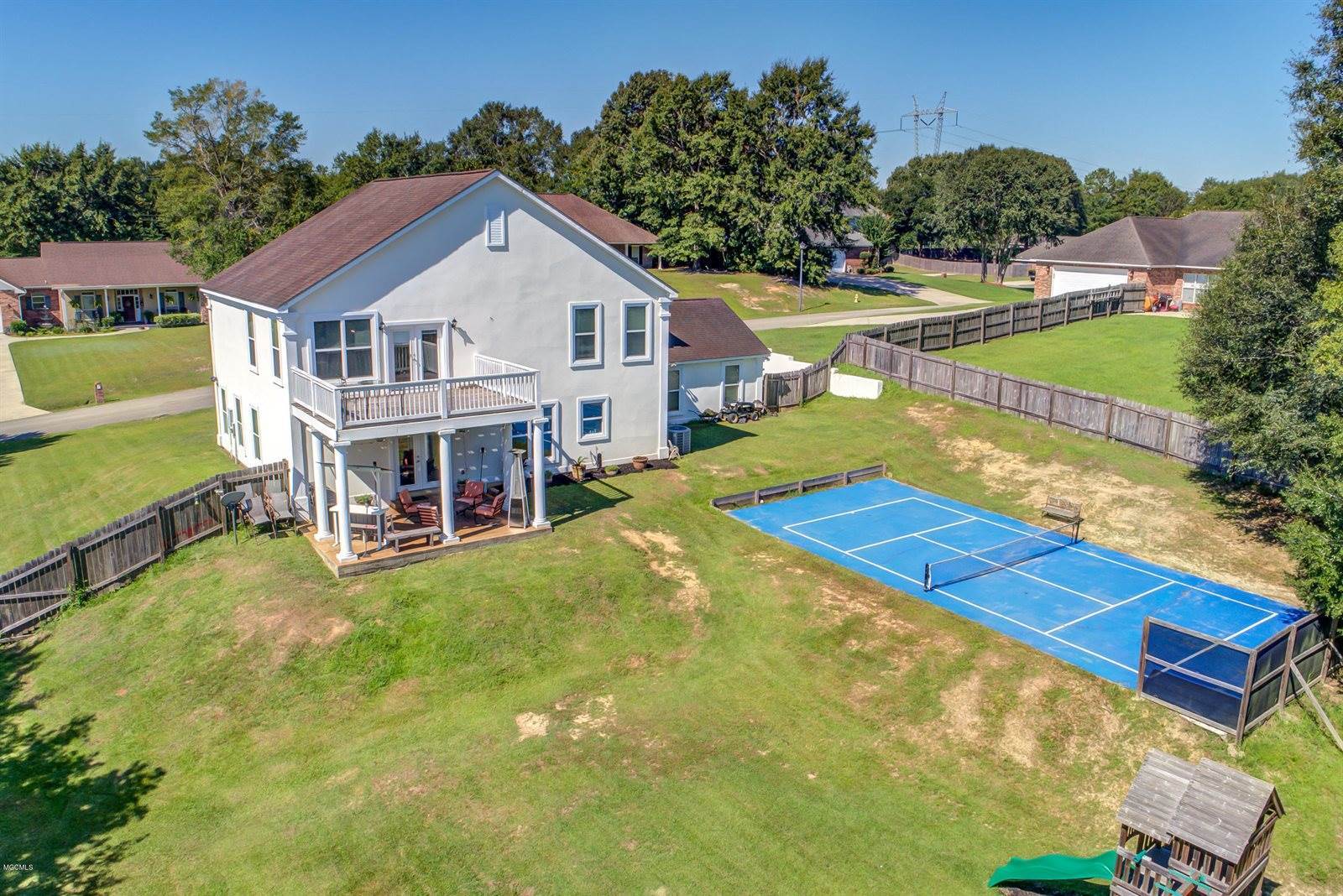 13984 N White Swan Cv, Gulfport, MS 39503