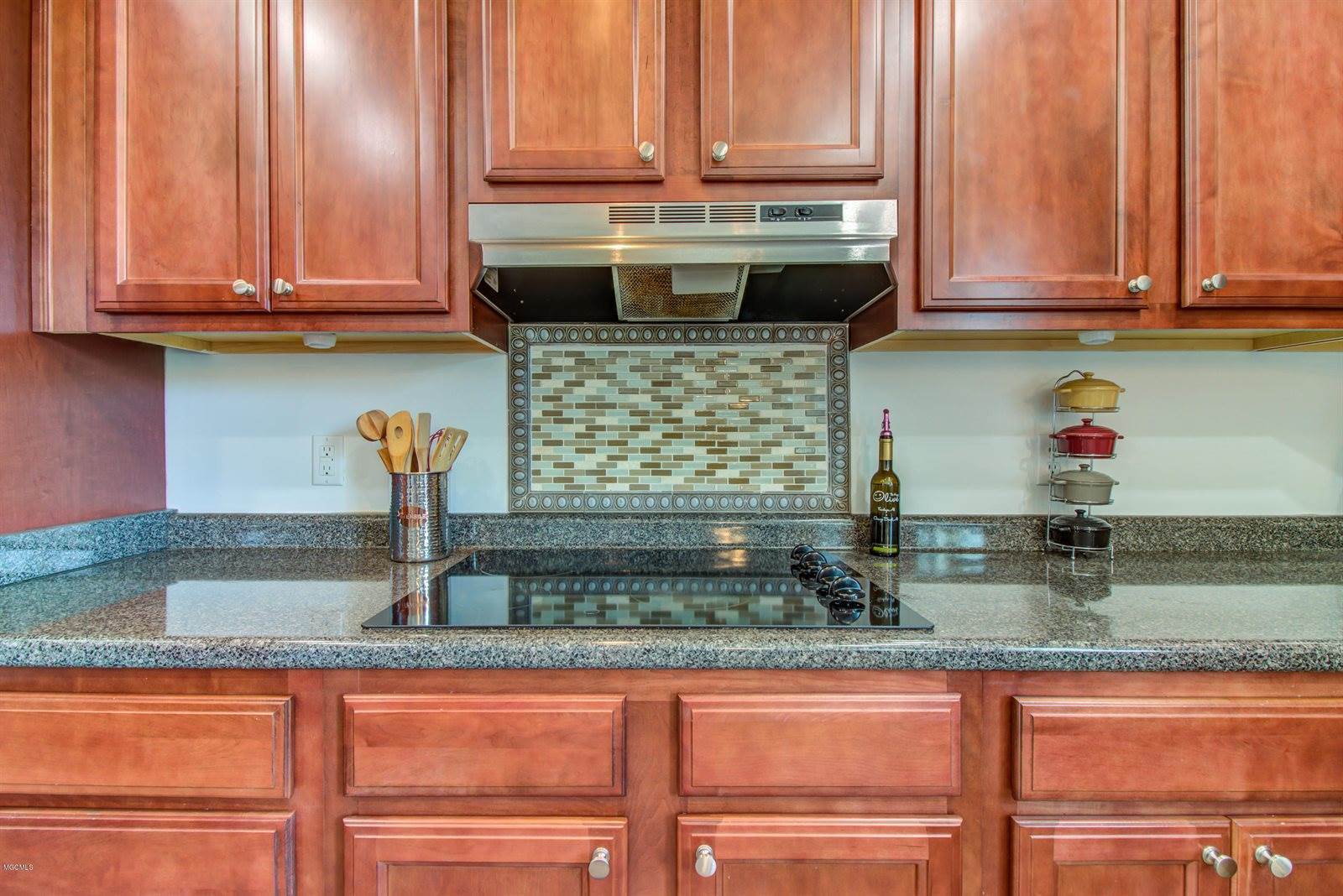 13984 N White Swan Cv, Gulfport, MS 39503