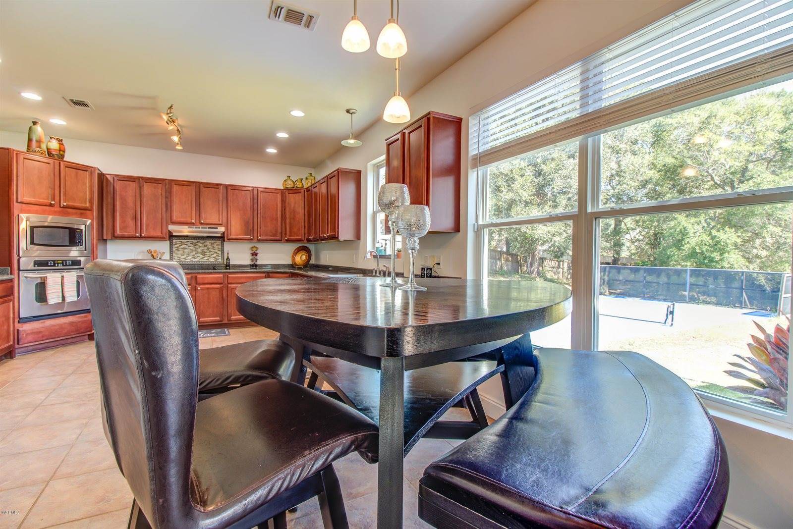 13984 N White Swan Cv, Gulfport, MS 39503