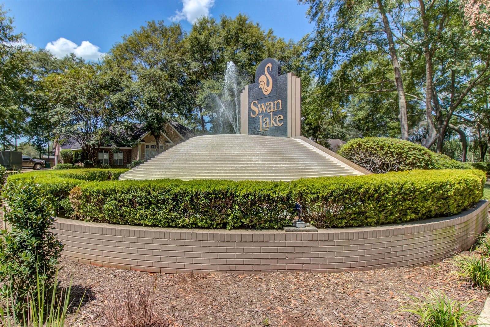 13984 N White Swan Cv, Gulfport, MS 39503