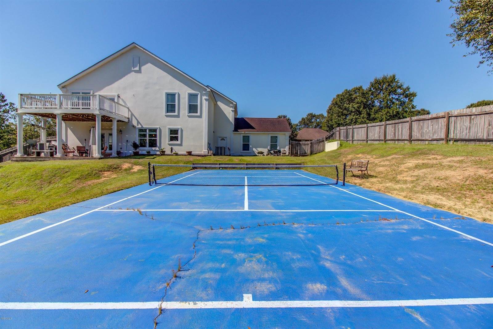 13984 N White Swan Cv, Gulfport, MS 39503