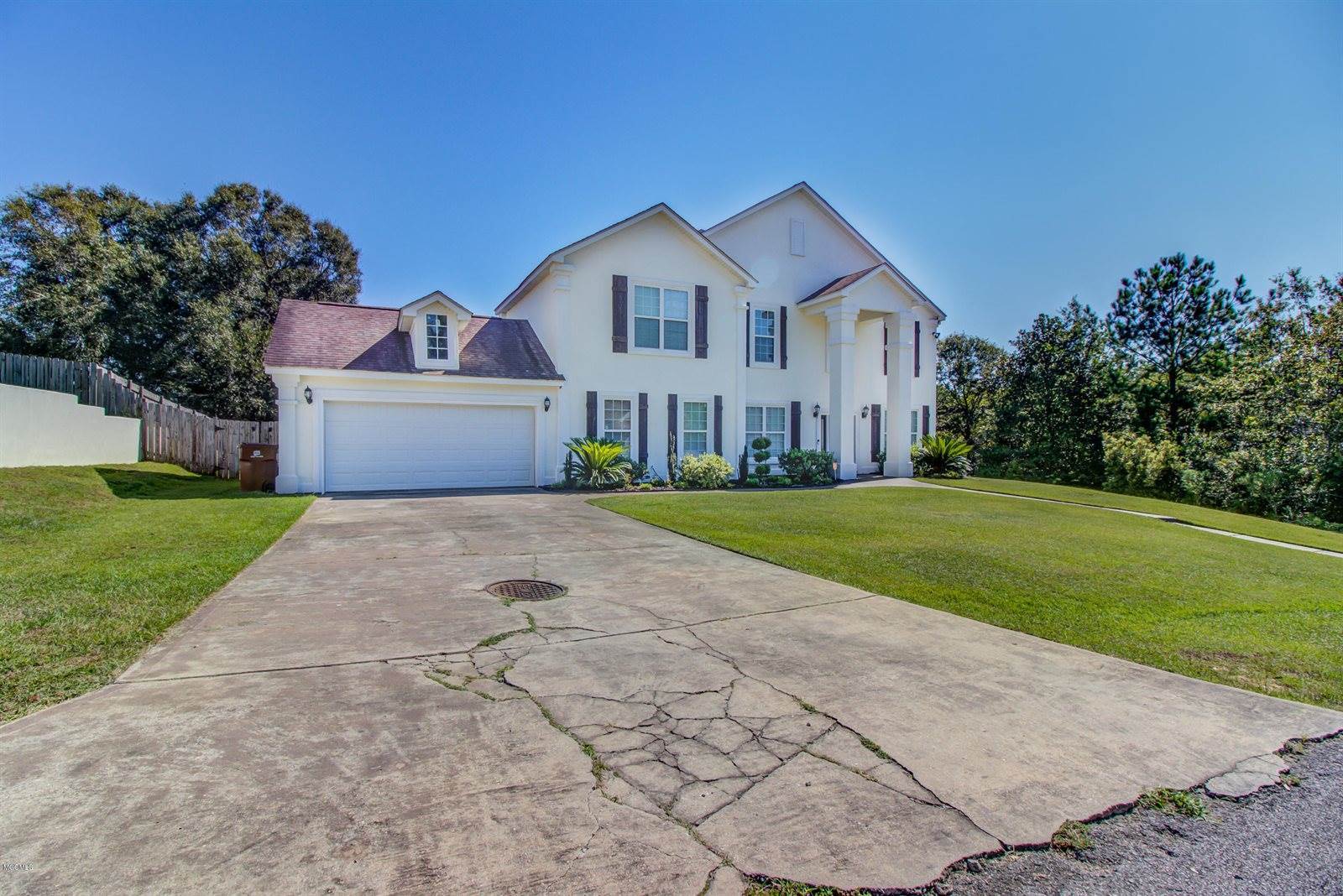 13984 N White Swan Cv, Gulfport, MS 39503